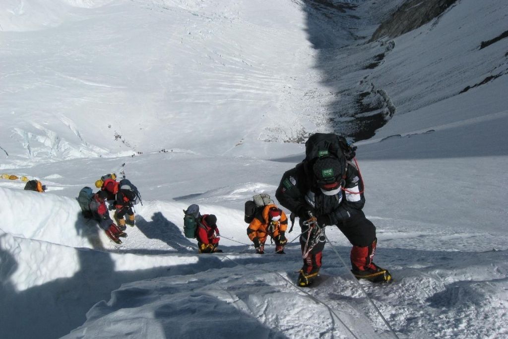 mount everest facts: climing mount everest takes time