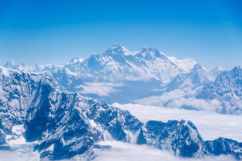 How long does it take to climb Mount Everest