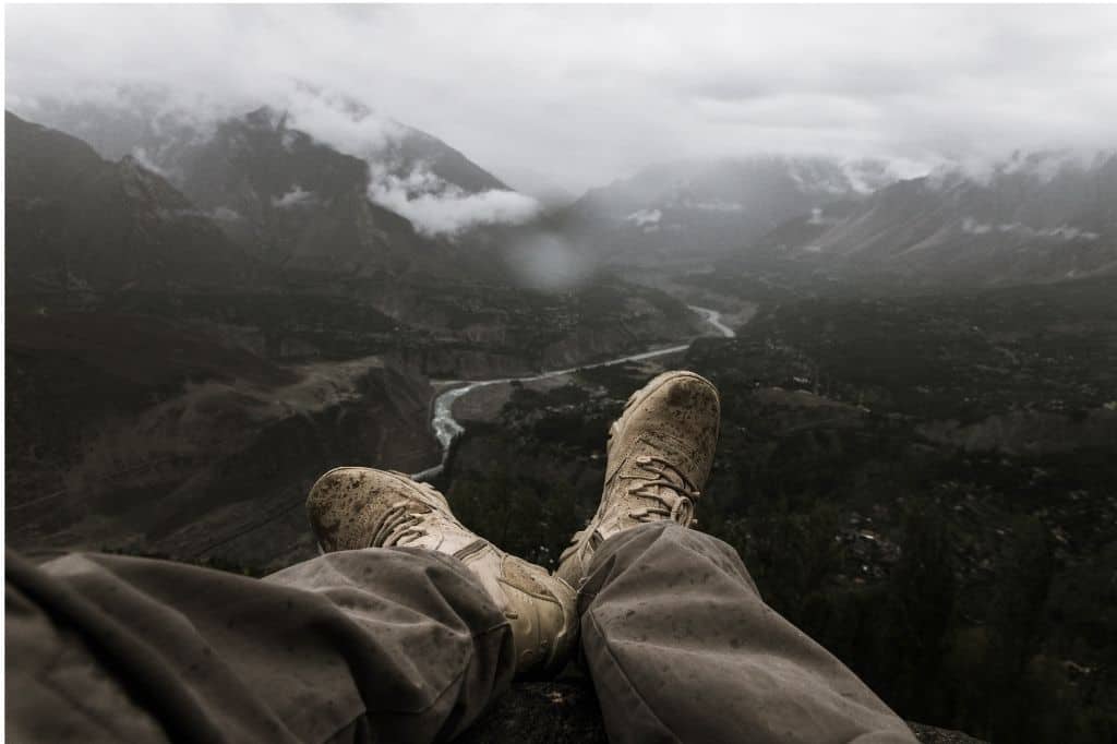 How to choose trekking shoes