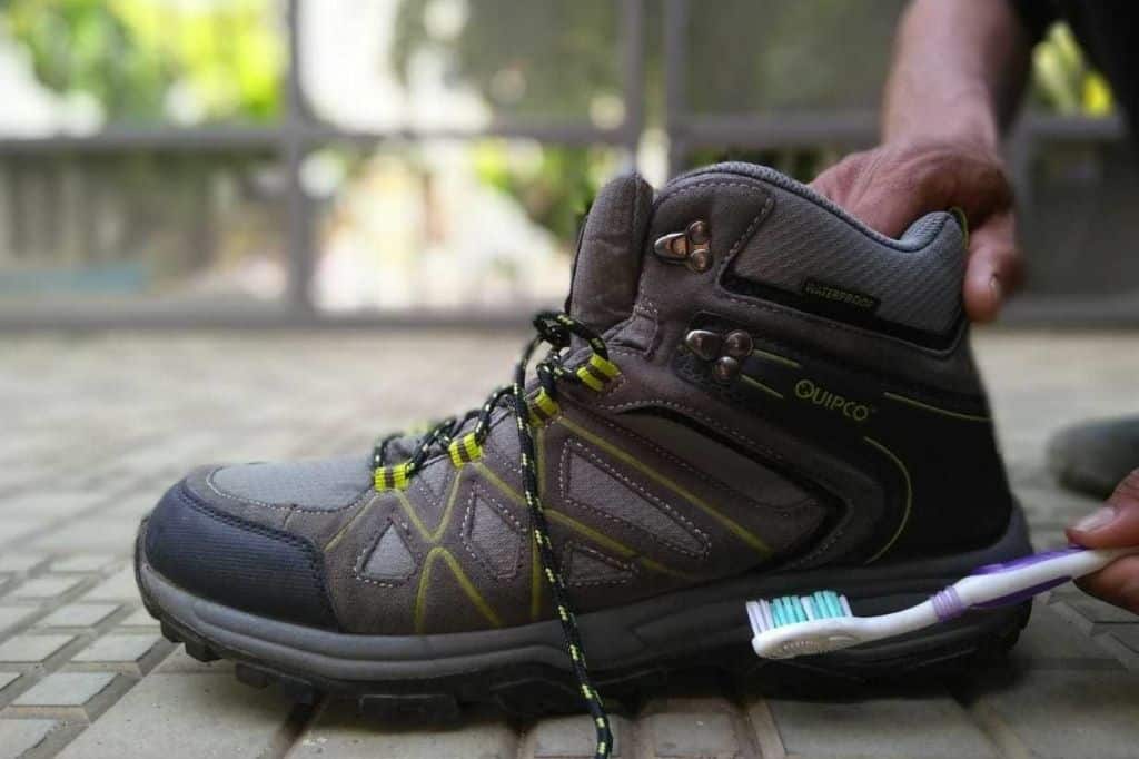 A step-by-step on how to clean trekking boots