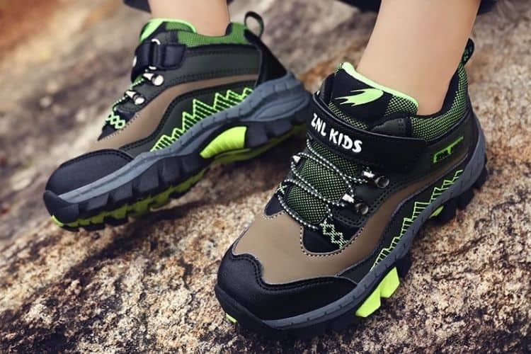 kids hiking shoes size